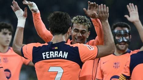 Ferran Torres und Lamine Yamal jubeln