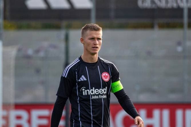Frankfurt gibt Talent nach Ungarn ab