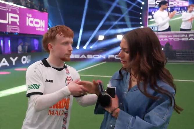 Ist das der schlimmste Handshake aller Zeiten?