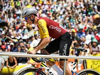 Tour verhängt Pinkel-Strafe