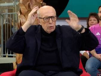 Manager-Legende Rainer Calmund spricht über seine Zeit bei Dynamo Dresden und packt eine spannende Anekdote aus.