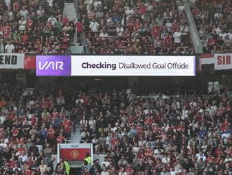 Erling Haalands umstrittener Derby-Treffer erhitzt die Gemüter in England. War es eine der größten Fehlentscheidungen der Premier-League-Geschichte? Ein Rückblick auf die brisantesten VAR-Aufreger.