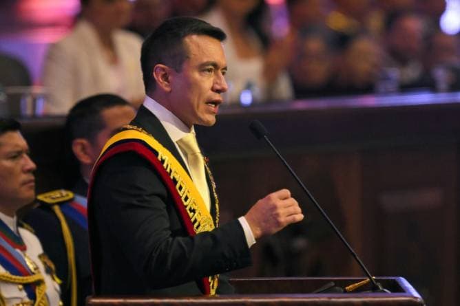 Ecuadors Präsident senkt Bierpreise