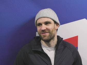 Der deutsche NHL-Star Leon Draisaitl wird für die deutsche Nationalmannschaft bei den Olympischen Spielen 2026 auflaufen. Er erklärt, was ihn am meisten an diesem Sportereignis reizt. 