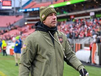 NFL-Coach mit 40 (!) Stichen im Gesicht genäht