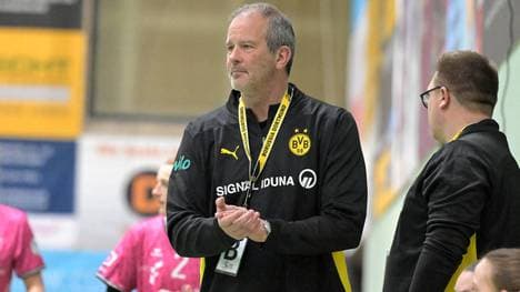 Henk Groener verlor mit den BVB-Handballerinnen in Rumänien