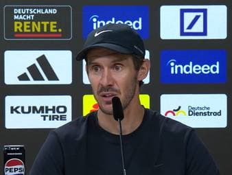 Drei der vier DFB-Nominierten trafen beim 2:2 des SC Freiburg gegen Eintracht Frankfurt. Für Julian Schuster kann es eine Motivationsspritze sein, birgt aber auch die Gefahr, dass die Spieler zu viel wollen.
