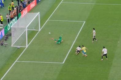 Erlösung für Rekordweltmeister in der Nachspielzeit