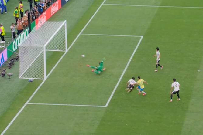 Erlösung für Rekordweltmeister in der Nachspielzeit