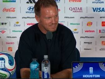 Auf der Pressekonferenz vor der Partie gegen Curacao verrät Julian Nagelsmann, dass diese zwei Spieler von Anfang spielen werden. Dabei erfüllt der Bundestrainer einem Reporter zum Geburtstag einen Wunsch. 