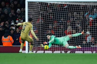 Arsenal-Keeper verblüfft mit bizarrer Elfer-Taktik
