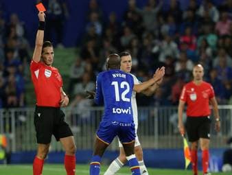 Real siegt nach Blitz-Platzverweis