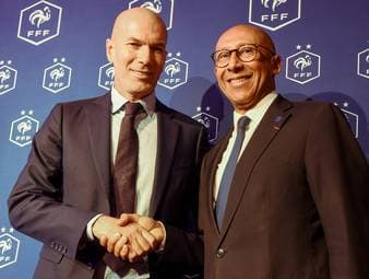 Zinedine Zidane hat sich seinen Lebenstraum erfüllt: Er ist endlich französischer Nationaltrainer. Ein Weltstar mit Aura und besonderem Draht zu den Spielern. Doch wird er die Equipe Tricolore auch taktisch verbessern?