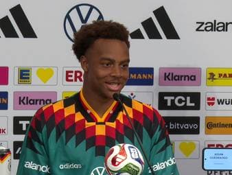 Assan Ouedraogo und Lennart Karl sind noch nie aufeinandergetroffen. Das offenbarte der DFB-Youngster auf einer Pressekonferenz. 