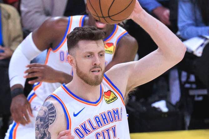 Hartenstein zurück - Schröder verliert