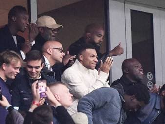 Kylian Mbappé fiebert mit - sein Bruder ärgert PSG