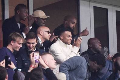 Kylian Mbappé fiebert mit - sein Bruder ärgert PSG
