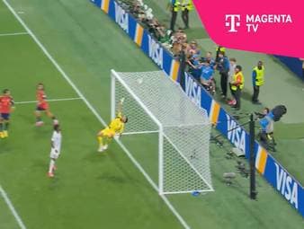 Mit 40 Jahren darf Torhüter Vozinha beim WM-Debüt von Kap Verde sein Land vertreten - und spielt eine maßgebliche Rolle beim historischen Punktgewinn gegen den haushohen Favoriten.
