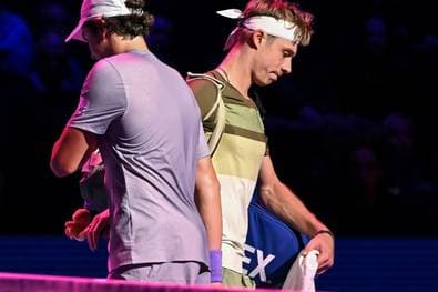 Historischer Tennis-Tag - aus schrägem Grund