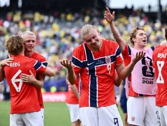 Erling Haaland wird für Norween zum Helden bei der WM. In seiner Heimat wird er entsprechend gefeiert. Aus Deutschland fdürfte es neidische Blicke gebenm.