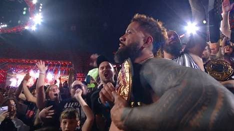 Jey (l.) und Jimmy Uso sind wieder Tag-Team-Champions bei WWE