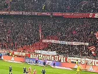 Bayern-Fans beleidigen 1860-Präsident