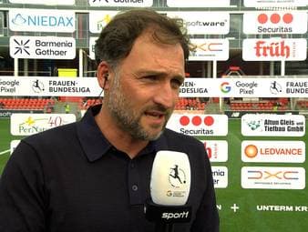 Nach dem erneuten Verletzungsschock von Nationalspielerin Lena Oberdorf gab ihr Trainer Barcala eine erste Diagnose und Ausfallprognose ab.