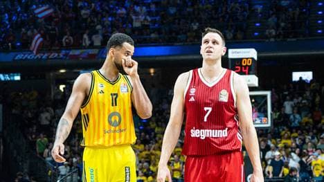 Johannes Voigtmann (r.) erlebte mit Bayern einen bitteren Abend
