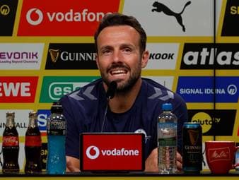 Die fehlende Erfahrung der Paderborner Mannschaft schien nach Ansicht von SCP-Coach Kettemann einer der Gründe für die Niederlage zu sein, wobei auch die Reporter in diesem Bereich noch Verbesserungspotenzial aufweisen.