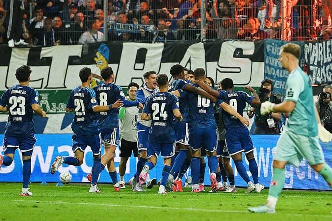 Punktet Schalke bei Bundesliga-Rückkehr?