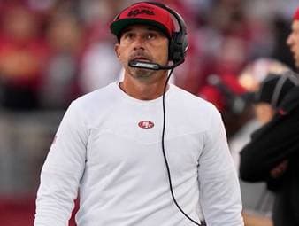 Kyle Shanahan wurde bei einem Autounfall schwer verletzt und erlitt mehrere Knochenbrüche, jedoch glücklicherweise nicht lebensbedrohlich. John Lynch ein kurzes Statement zum Zustand.