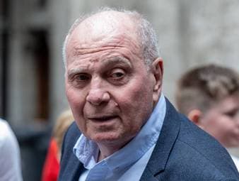 Hoeneß stichelt gegen "schlauen Mario"