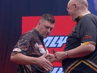 Andrew Gilding gewinnt einen spannenden Decider bei der European Tour in München gegen Daryl Gurney mit einem schönen High Finish. 