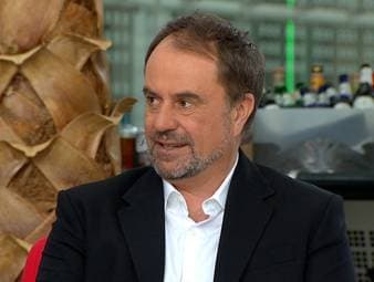 Nicolas Jackson sieht für ein schlimmes Foul die rote Karte. Der Sport1-Doppelpass kritisiert das starke Eingreifen. 