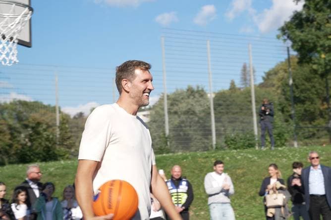 Nowitzki mit großer Geste an seine Heimatstadt