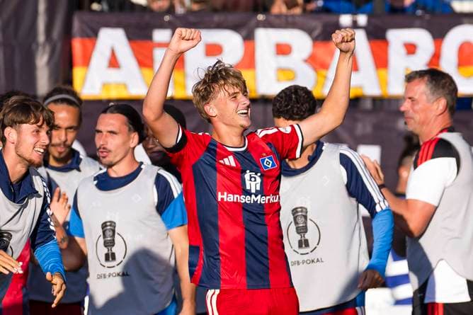 16-Jähriger mit großer Pokal-Show