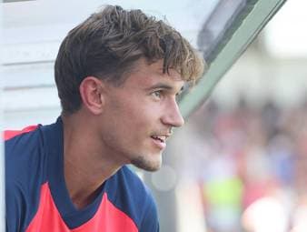 Tom Bischof könnte nach dem Abgang von Leon Goretzka mehr Verantwortung beim FC Bayern übernehmen. Sportdirektor Christoph Freund traut dem Mittelfeldspieler jedenfalls einiges zu.