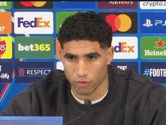 Im Vorfeld des Viertelfinal-Rückspiels gegen Liverpool schwärmt Achraf Hakimi über Trainer Luis Enrique. Durch ihn habe sich der Marokkaner deutlich verbessern können. Enrique habe ihm eine neue Art des Spielens als Außenverteidiger gezeigt