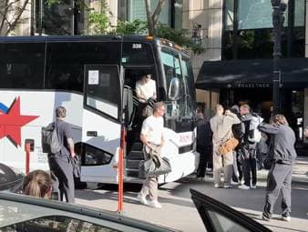 Die deutsche Nationalmannschaft ist in den USA angekommen. In Chicago wird der DFB-Tross die ersten Tage der Mission "WM 2026" verbringen. Dabei wandelt man auf den Spuren eines Weltmeisters.