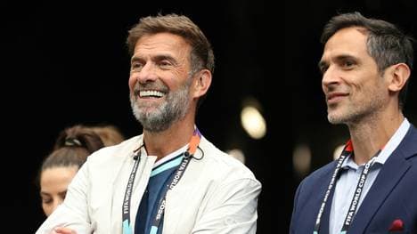 Santa Cruz (r.) bei der WM neben TV-Experte Jürgen Klopp