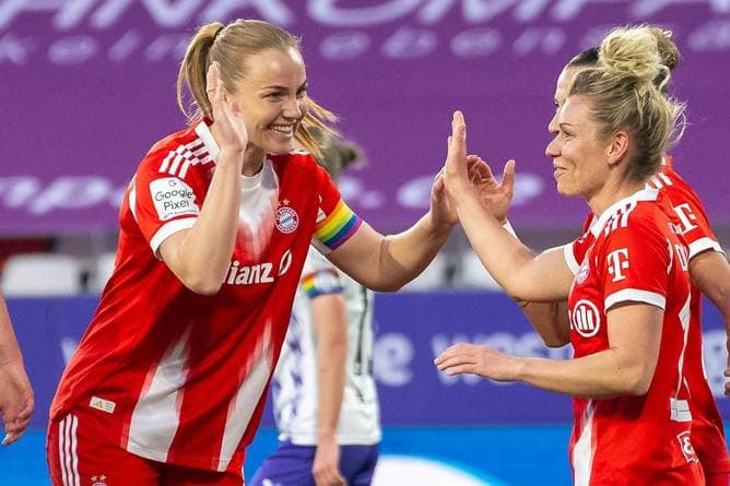 Rot und Freistoßtor! Bayern feiert Schützenfest