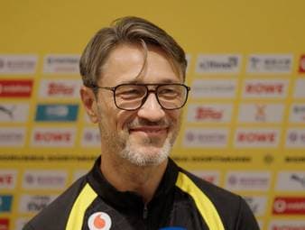 Auf der Asien-Tour von Borussia Dortmund spricht BVB-Coach Niko Kovac über Nationalspieler Maximilian Beier, dem bei der Presserunde die Nervosität deutlich anzumerken war. 