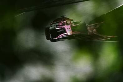 Mini baut F2-Gesamtführung aus