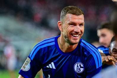 Dzeko macht den Unterschied - Schalke müht sich weiter