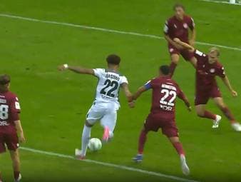 Im ersten Spiel nach der Entlassung von Daniel Scherning gelingt Wehen Wiesbaden der erhoffte Befreiungsschlag. Dabei sorgt vor allem das 1:0 für Staunen im Stadion.