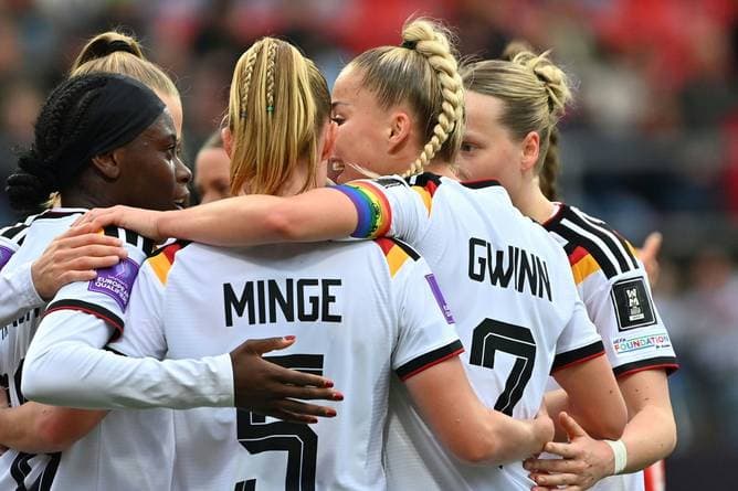 Deutschland gegen Australien und Japan