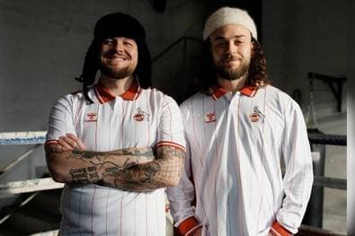 Rapper präsentieren Sondertrikot gegen den BVB