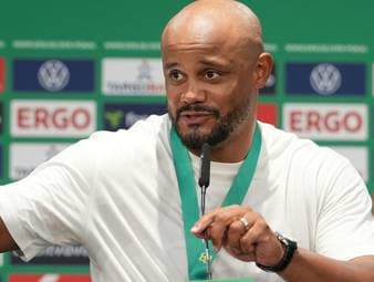 Keine Bierdusche: Kompany bleibt trocken