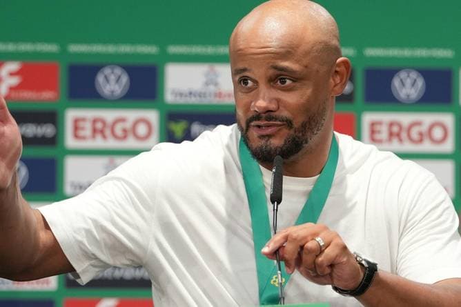Keine Bierdusche: Kompany bleibt trocken