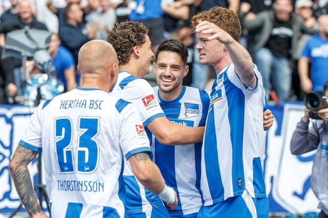 Hertha feiert historischen Saisonstart